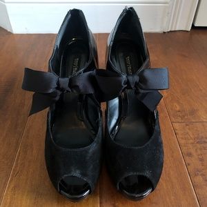 White House Black Market Bow & Peep Toe Heels
